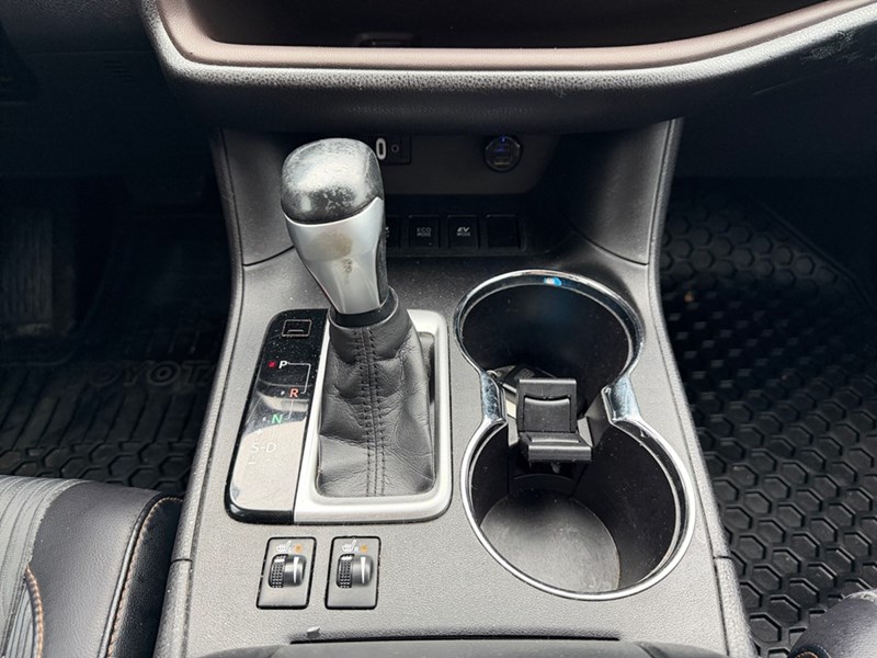 2016 Toyota Highlander Hybrid AWD 4dr LE - One Owner - Clean CarFax - Dealer Serviced