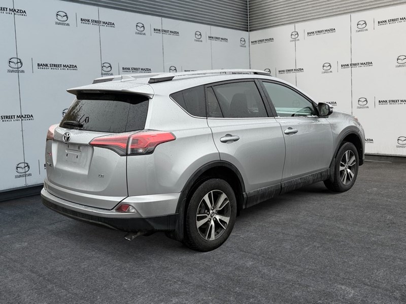 2018 Toyota RAV4 FWD LE