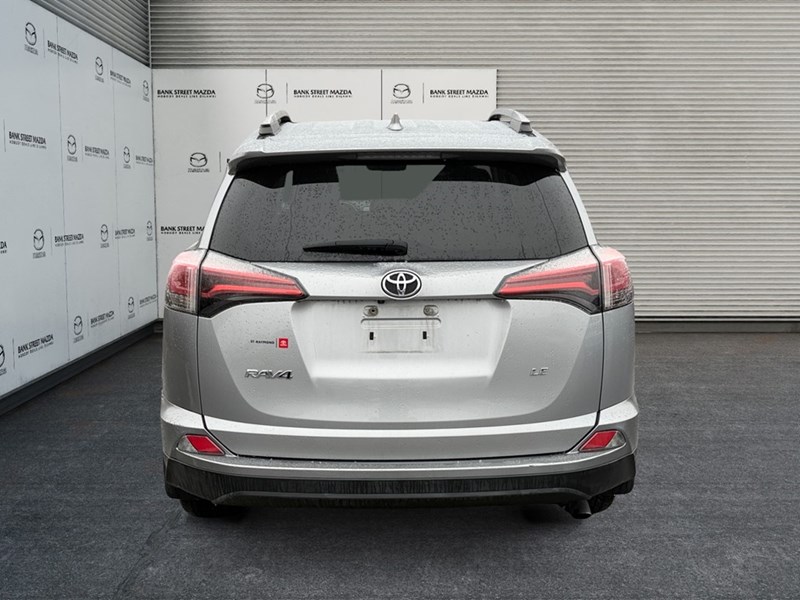 2018 Toyota RAV4 FWD LE