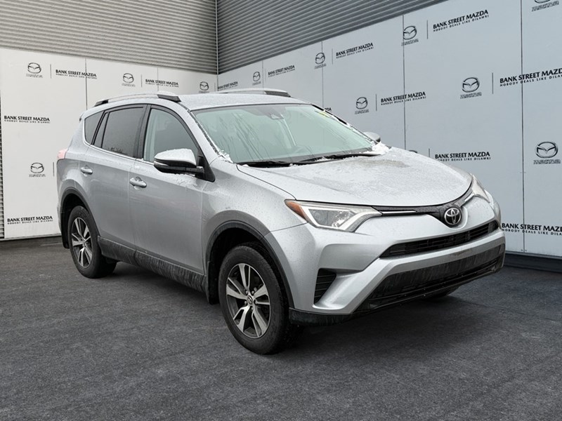 2018 Toyota RAV4 FWD LE