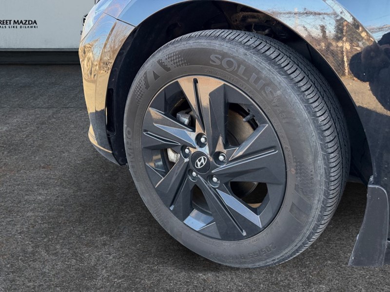 2022 Hyundai Elantra Preferred IVT