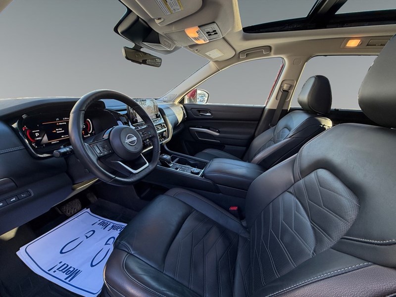 2023 Nissan Pathfinder Platinum 4WD