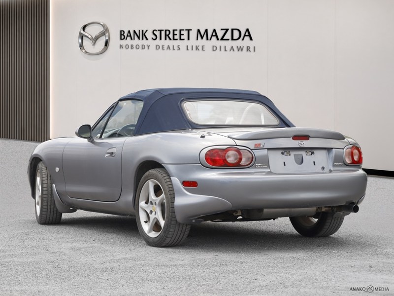 2003 Mazda MX-5 Miata Shinsen Edition - Inc. 2 Year / 40,000 KM Powertrain Warranty