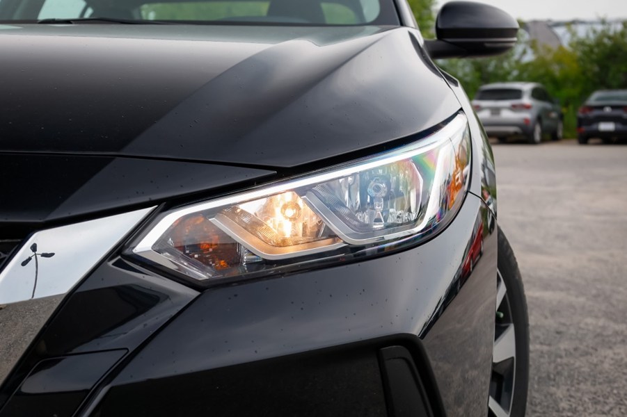 2023 Nissan Sentra SV CVT