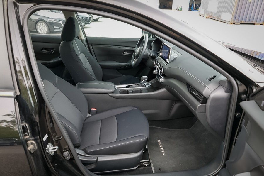 2023 Nissan Sentra SV CVT