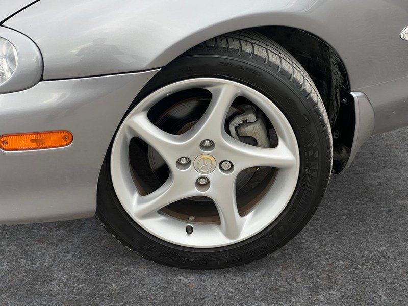 2003 Mazda MX-5 Miata Shinsen Edition - Inc. 2 Year / 40,000 KM Powertrain Warranty