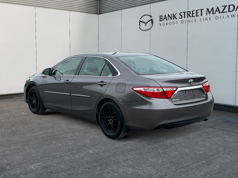 2015 Toyota Camry 4dr Sdn I4 Auto XLE