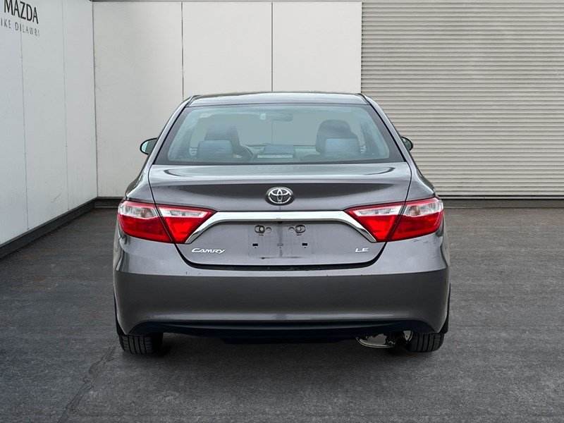 2015 Toyota Camry 4dr Sdn I4 Auto XLE