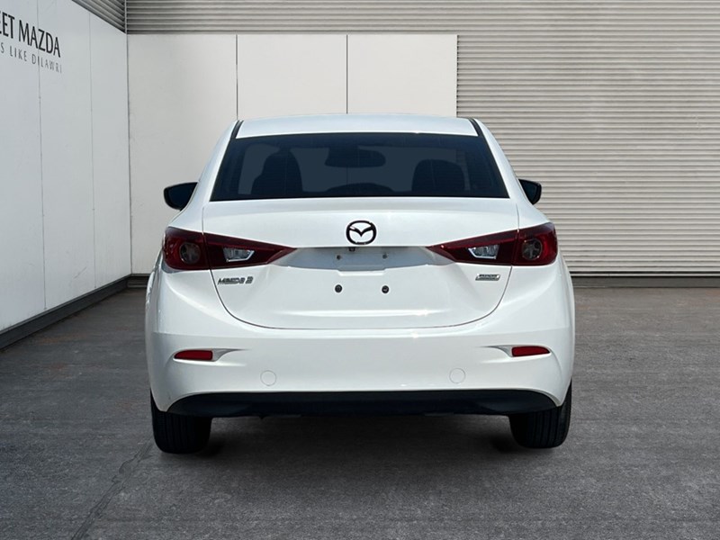 2017  Mazda3 4dr Sdn Man GX - Fall Promo Winter Tires Included