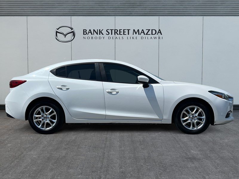 2017  Mazda3 4dr Sdn Man GX - Fall Promo Winter Tires Included