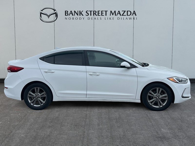 2018 Hyundai Elantra GLS Auto - Low Mileage - Clean CarFax