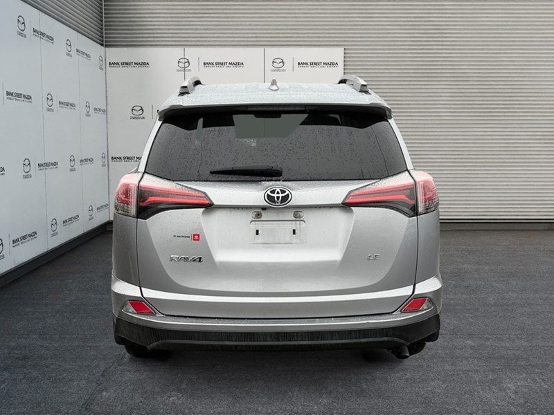 2018 Toyota RAV4 FWD LE