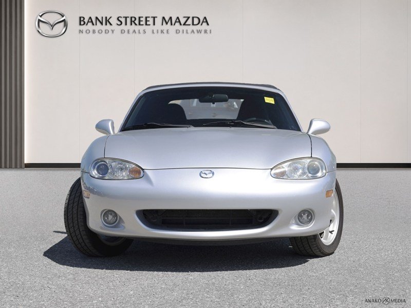 2002 Mazda MX-5 Miata Auto - Inc. 2 Year / 40,000 KM Powertrain Warranty