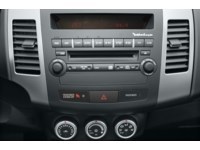 2009 Mitsubishi Outlander 4WD 4dr ES Interior Shot 2