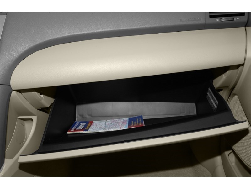 2009 Toyota Camry 4dr Sdn I4 Man SE Interior Shot 4