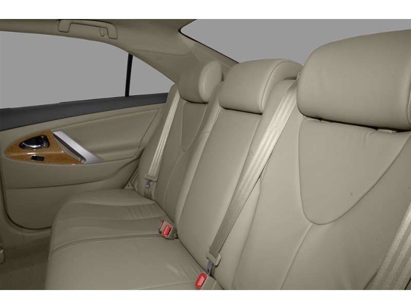 2009 Toyota Camry 4dr Sdn I4 Man SE Interior Shot 6