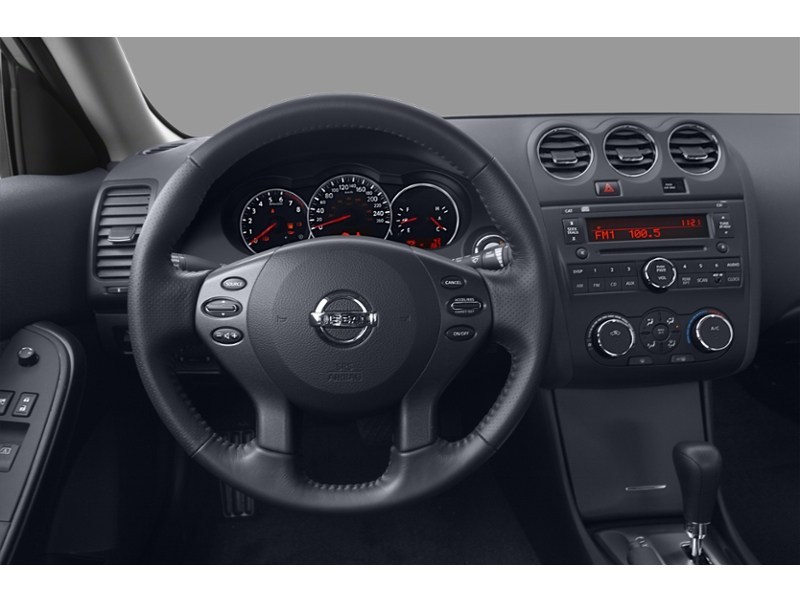 2010 Nissan Altima 2dr Cpe I4 CVT 2.5 S Interior Shot 3