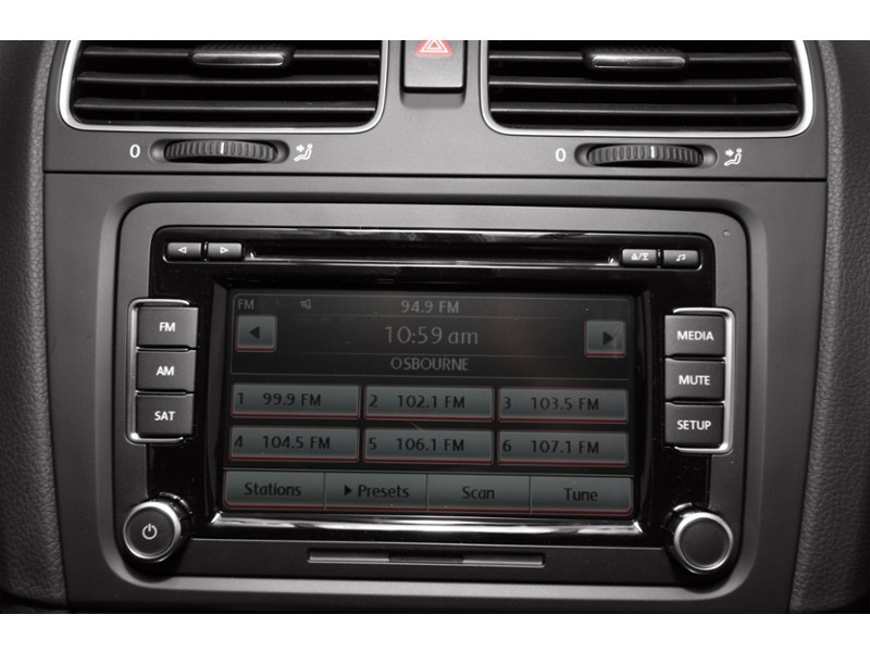 2010 Volkswagen Golf 4dr Auto Comfortline Interior Shot 2