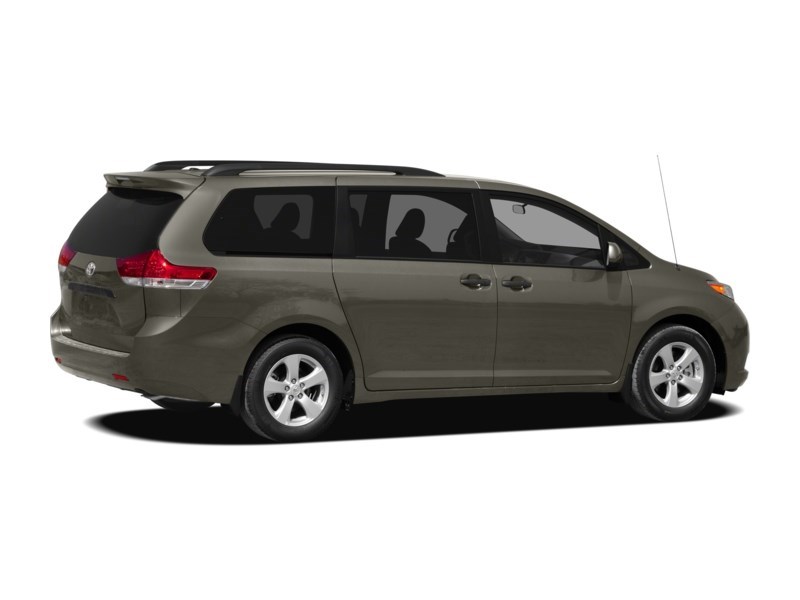 2012 Toyota Sienna 5dr V6 LE 8-Pass FWD Exterior Shot 2