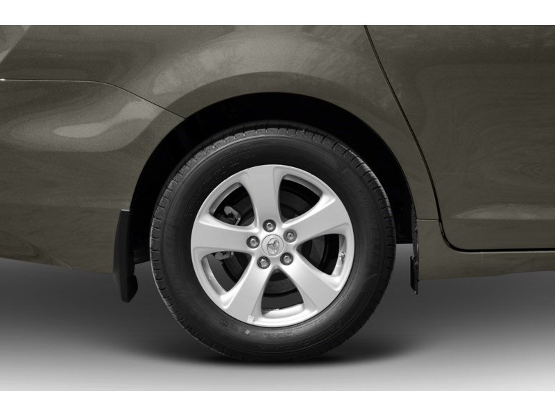 2012 Toyota Sienna 5dr V6 LE 8-Pass FWD Exterior Shot 5