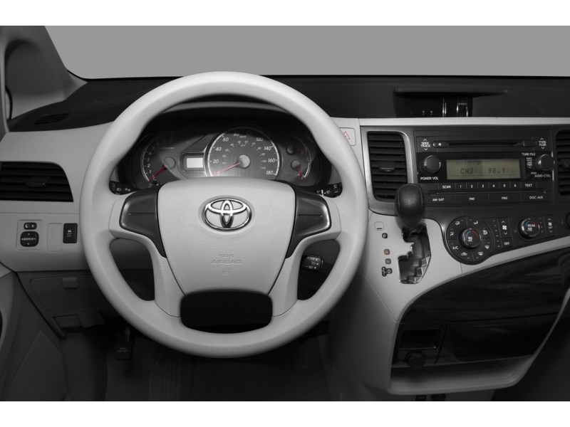 2012 Toyota Sienna 5dr V6 LE 8-Pass FWD Interior Shot 3