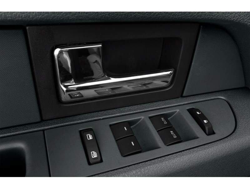 2013 Ford F-150 4WD SuperCrew 145" XLT Exterior Shot 11