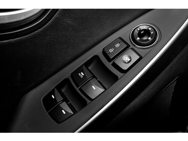 2013 Hyundai Elantra GT 5dr HB Man GLS Exterior Shot 11
