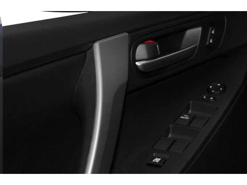 2013  Mazda3 4dr Sdn Auto GS-SKY Exterior Shot 10