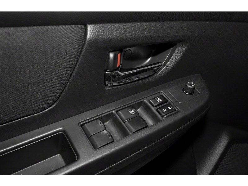 2013 Subaru Impreza 5dr HB CVT 2.0i Exterior Shot 10