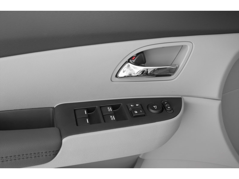 2015 Honda Odyssey 4dr Wgn SE Exterior Shot 11