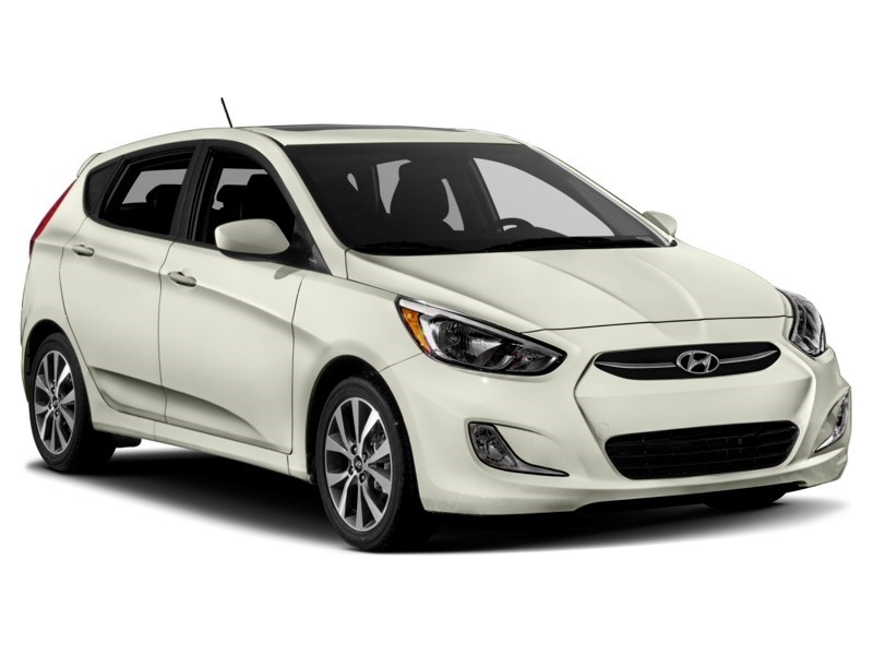 2017 Hyundai Accent 5dr HB Auto SE Exterior Shot 9