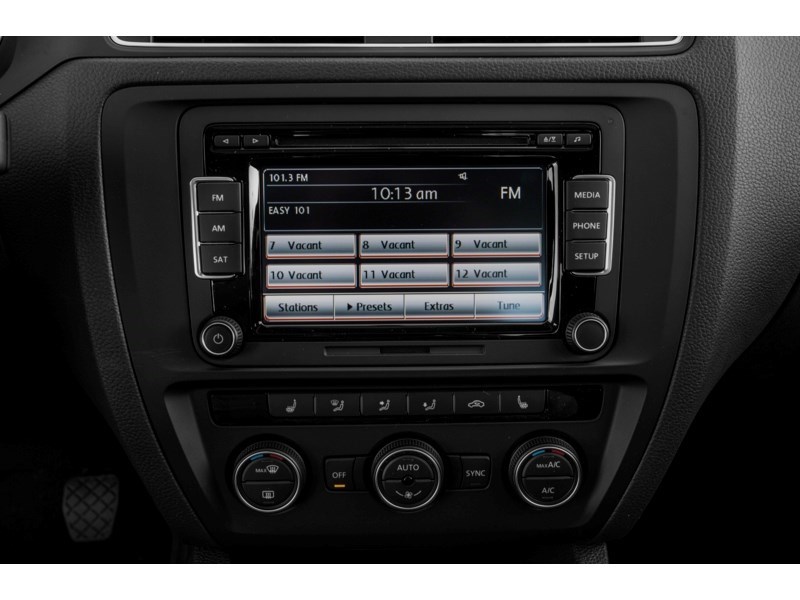 2016 Volkswagen Jetta 4dr 1.4 TSI Auto Trendline Interior Shot 2