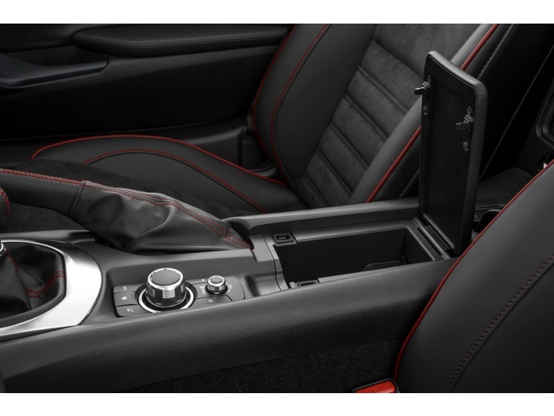 2017 Mazda MX-5 RF 2dr Retractable Fastback Man GS Interior Shot 6