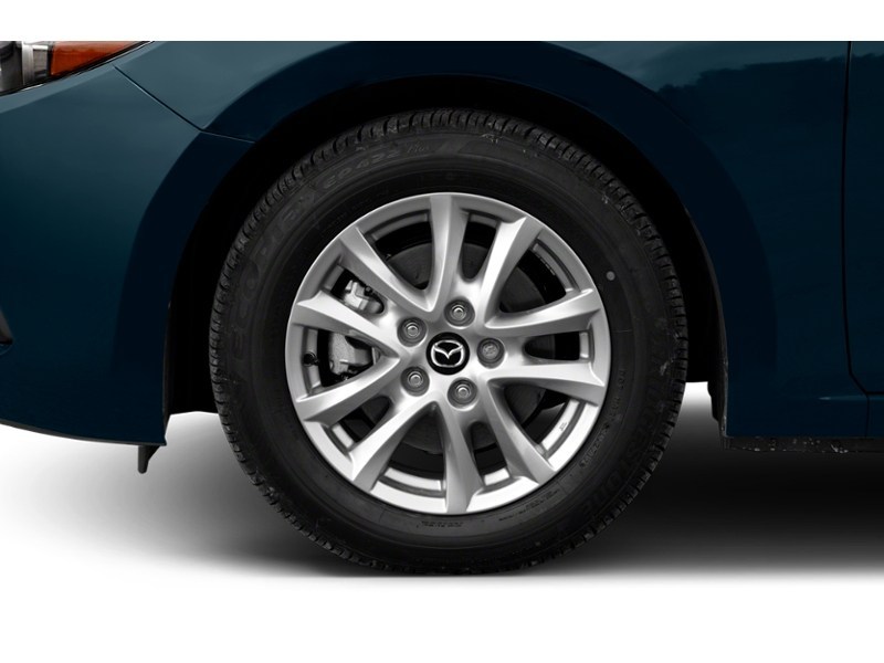 2018  Mazda3 Sport GS Manual Exterior Shot 5