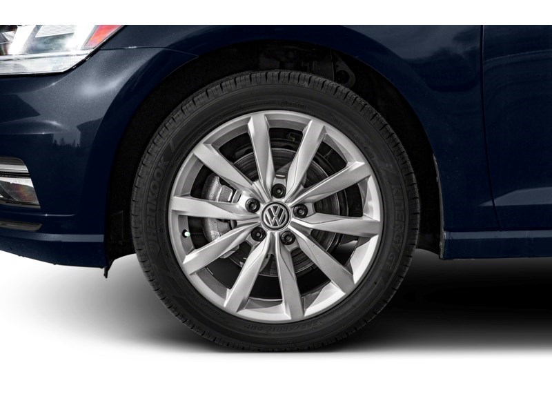 2018 Volkswagen Golf SportWagen Comfortline DSG 4MOTION Exterior Shot 5