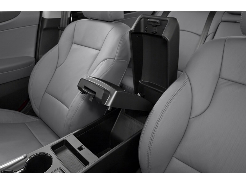2013 Hyundai Sonata 4dr Sdn 2.4L Auto SE Interior Shot 7