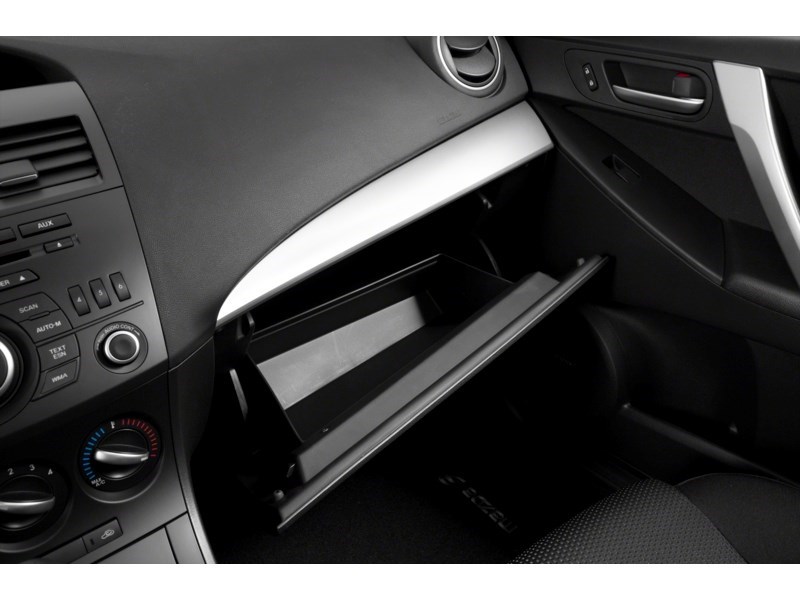 2013  Mazda3 Sport 4dr HB Sport Man GS-SKY Interior Shot 3