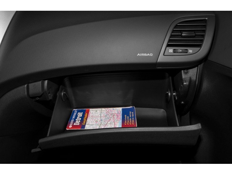 2014 Hyundai Accent 5dr HB Auto GLS Interior Shot 4