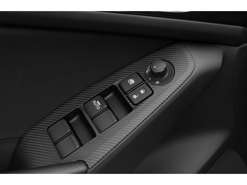 2014  Mazda3 4dr Sdn Auto GS-SKY Exterior Shot 14