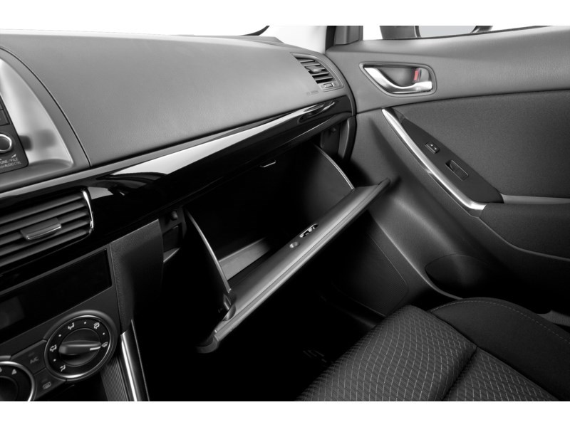 2014 Mazda CX-5 FWD 4dr Auto GS Interior Shot 3