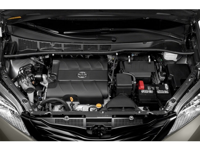 2014 Toyota Sienna 5dr LE 8-Pass FWD Exterior Shot 3