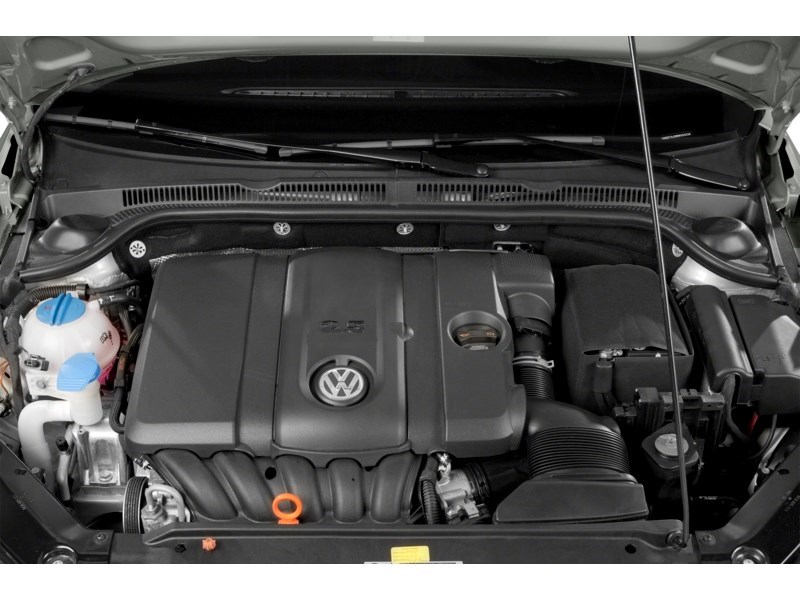 2014 Volkswagen Jetta 4dr 1.8 TSI Auto Comfortline Exterior Shot 3