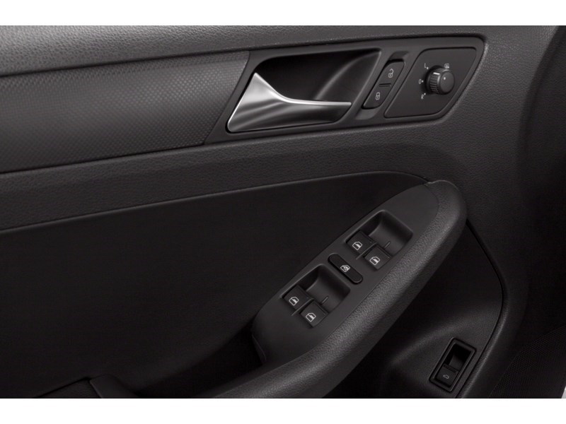 2014 Volkswagen Jetta 4dr 1.8 TSI Auto Comfortline Exterior Shot 10