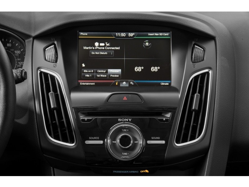 2015 Ford Focus 5dr HB SE Interior Shot 2