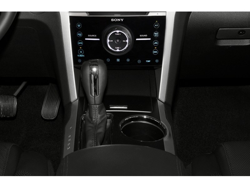 2015 Ford Explorer 4WD 4dr Limited Exterior Shot 9