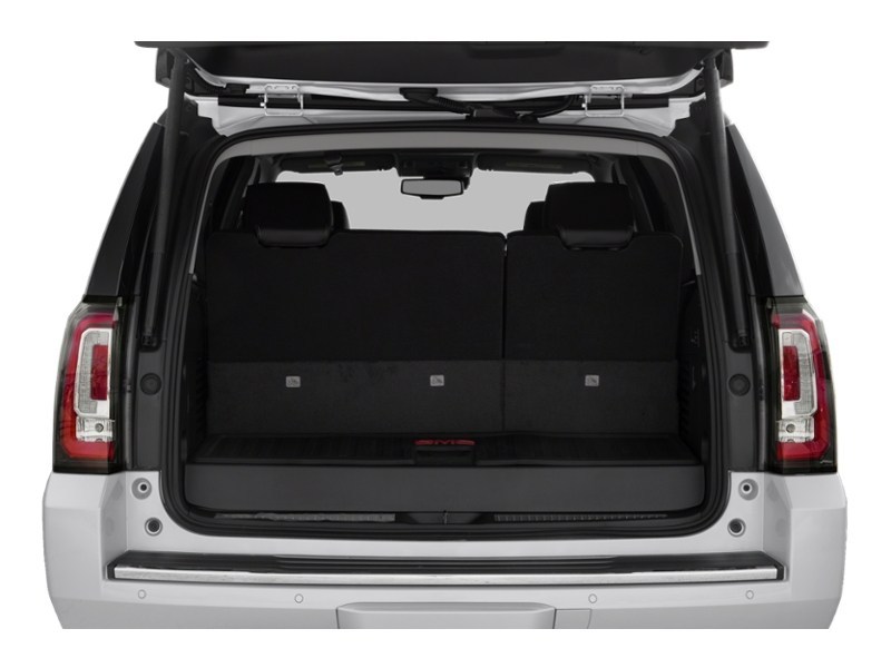 2017 GMC Yukon 4WD 4dr Denali Exterior Shot 4