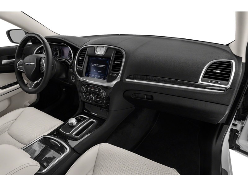 2018 Chrysler 300 300 Limited AWD Interior Shot 1