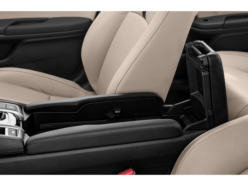 2018 Honda Civic Touring CVT Interior Shot 7