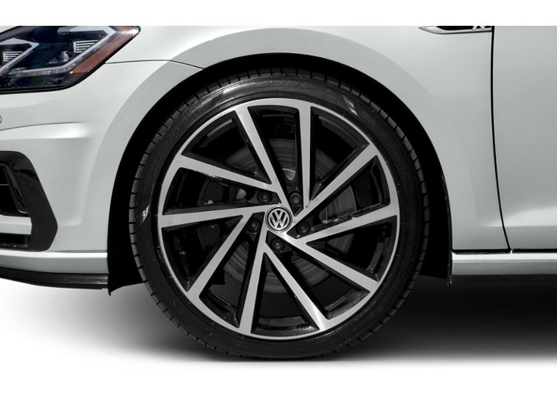 2019 Volkswagen Golf R DSG Exterior Shot 5