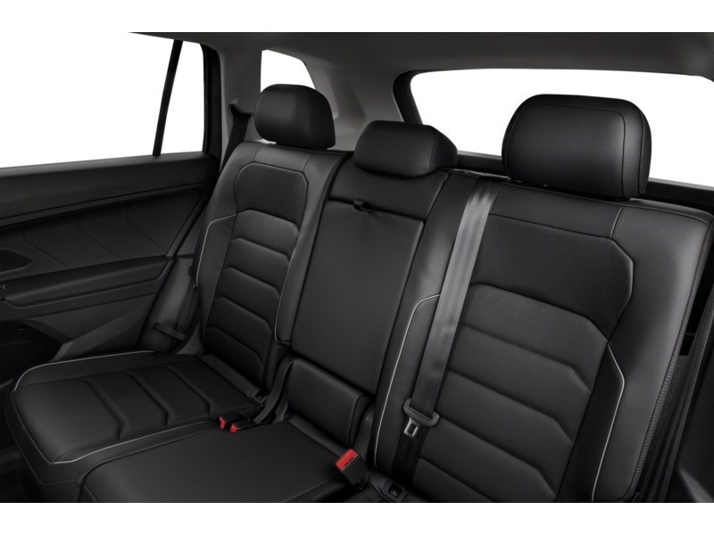 2021 Volkswagen Tiguan Highline 4MOTION Interior Shot 5